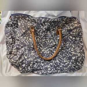 Floral Blue and Tan Women's Large Zip Bag